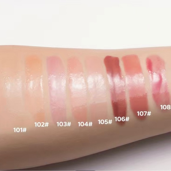 Cranberry 107 Lip Oil Tinted Gloss Moisturizer - Picture 2 of 4